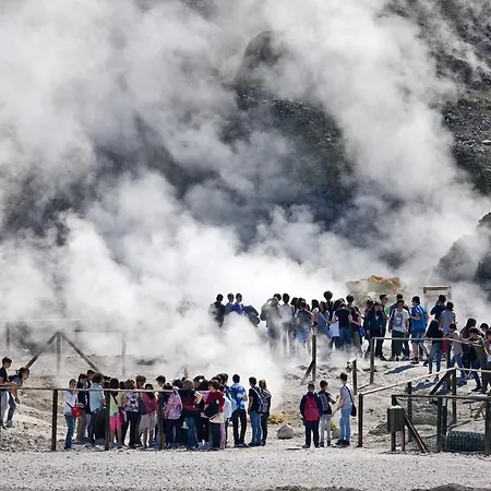 Int. Vulcano Solfatara Campsite *